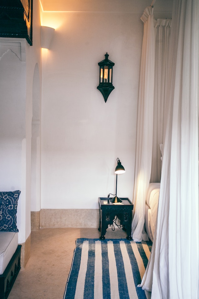 - Provide details about the rug's size, material, and construction.